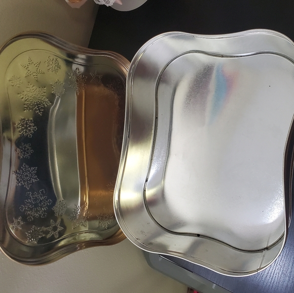 Christmas Tin Box - Picture 3 of 5